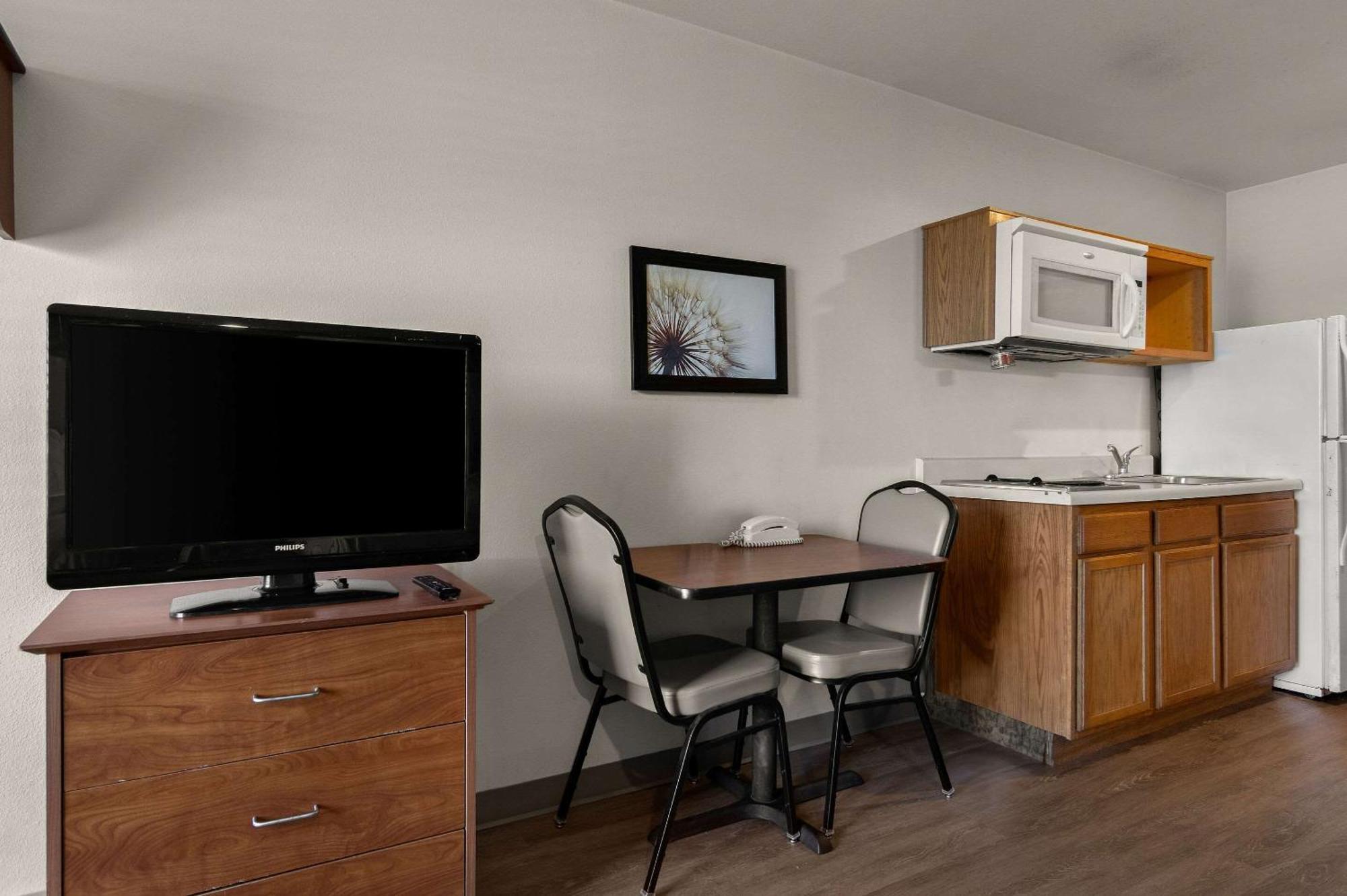 Woodspring Suites Champaign Near University Exterior foto