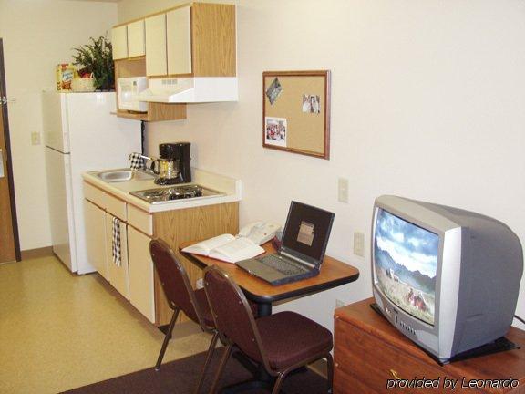 Woodspring Suites Champaign Near University Zimmer foto