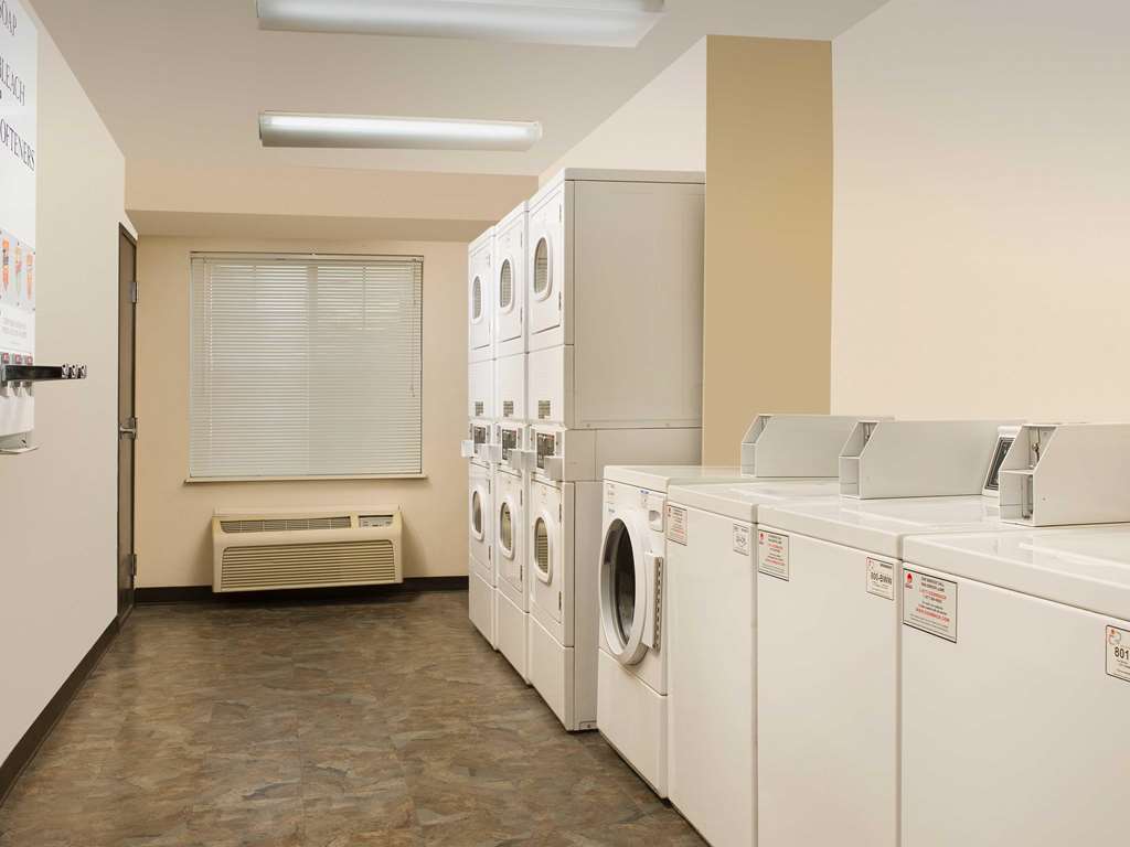 Woodspring Suites Champaign Near University Einrichtungen foto